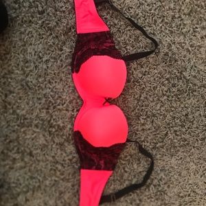 Pink with black lace detail bra size 38 D NWOT